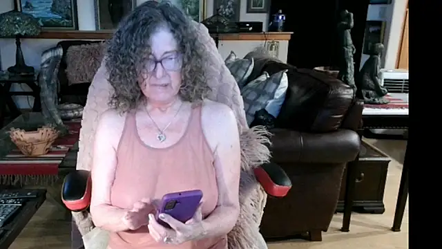Snapshot of littlepistol01 chatting on 07.17.26 littlepistol01 online show from 07.17.26