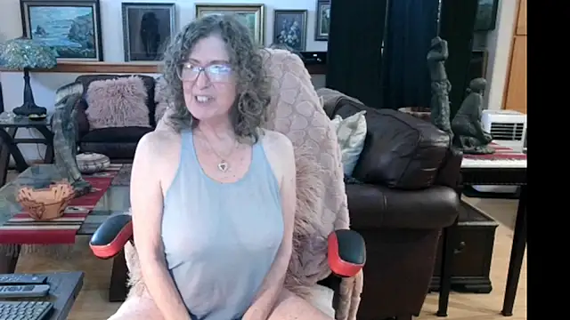Snapshot of littlepistol01 chatting on 07.18.26 littlepistol01 online show from 07.18.26