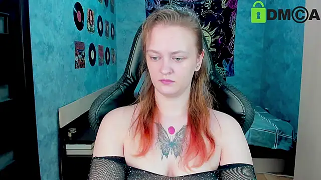 Snapshot of madness_lia chatting on 12.22.24 madness lia online show from 12.22.24