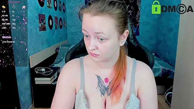 Snapshot of madness_lia chatting on 12.26.24 madness lia online show from 12.26.24