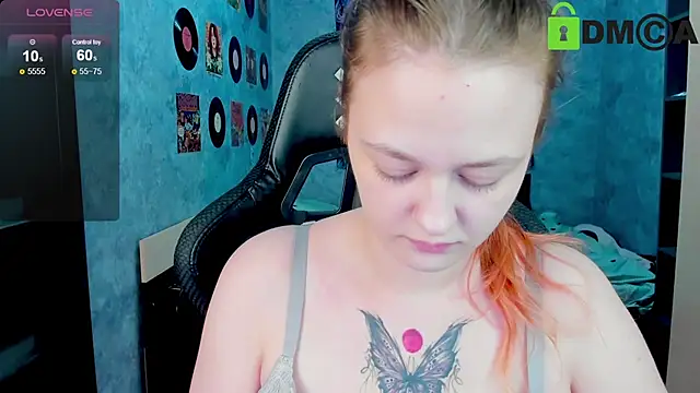 Snapshot of madness_lia chatting on 01.06.25 madness lia online show from 01.06.25