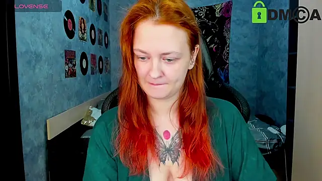 Snapshot of madness_lia chatting on 02.06.25 madness lia online show from 02.06.25