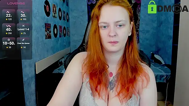 Snapshot of madness_lia chatting on 02.17.25 madness lia online show from 02.17.25