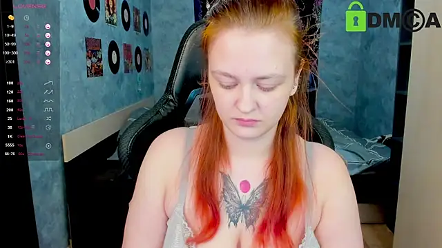 Snapshot of madness_lia chatting on 03.10.25 madness lia online show from 03.10.25