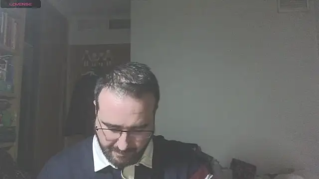 Snapshot of curiosillo83 chatting on 02.21.25 curiosillo83 online show from 02.21.25