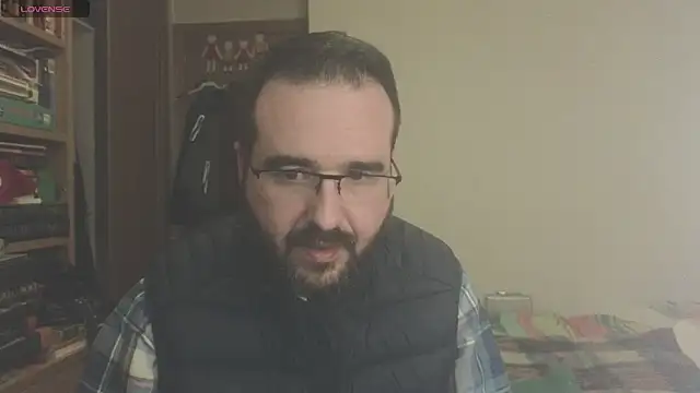 Snapshot of curiosillo83 chatting on 03.03.25 curiosillo83 online show from 03.03.25