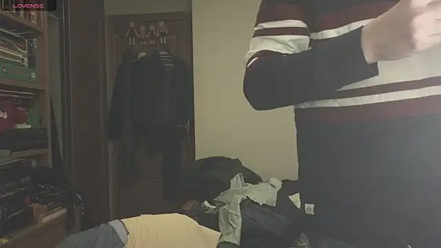 Snapshot of curiosillo83 chatting on 03.12.25 curiosillo83 online show from 03.12.25