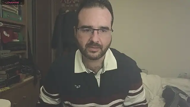 Snapshot of curiosillo83 chatting on 03.12.25 curiosillo83 online show from 03.12.25