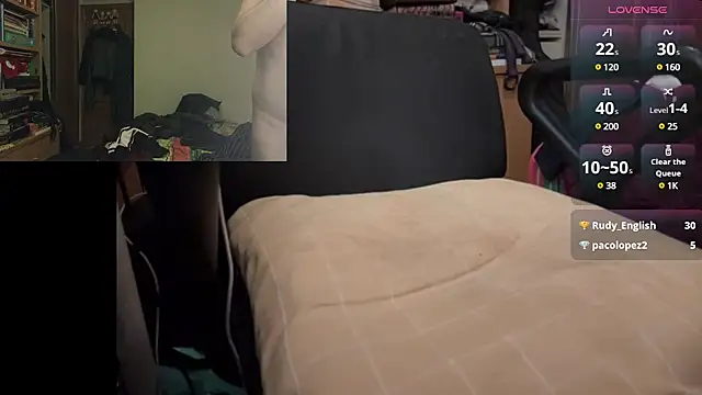 Snapshot of curiosillo83 chatting on 03.19.25 curiosillo83 online show from 03.19.25