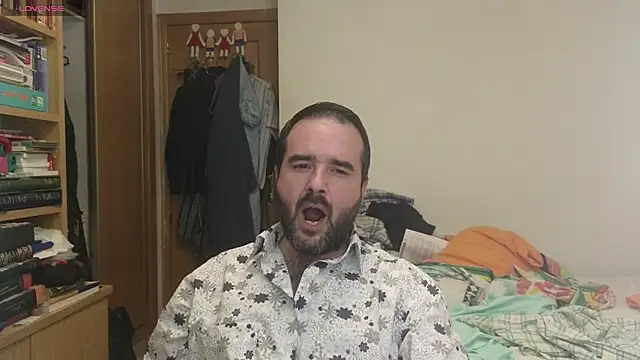 Snapshot of curiosillo83 chatting on 09.24.25 curiosillo83 online show from 09.24.25