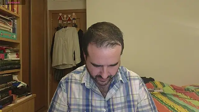 Snapshot of curiosillo83 chatting on 09.30.25 curiosillo83 online show from 09.30.25