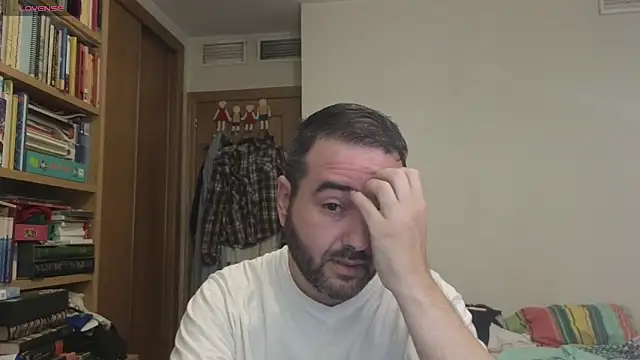 Snapshot of curiosillo83 chatting on 10.05.25 curiosillo83 online show from 10.05.25