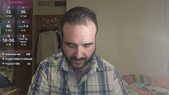 Snapshot of curiosillo83 chatting on 10.12.25 curiosillo83 online show from 10.12.25