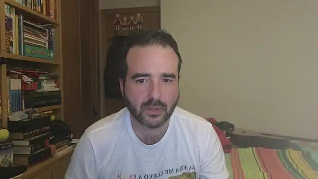 Snapshot of curiosillo83 chatting on 12.15.25 curiosillo83 online show from 12.15.25