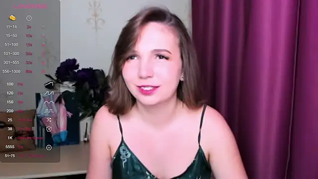 KindHazelHere  online show from 03.12.25