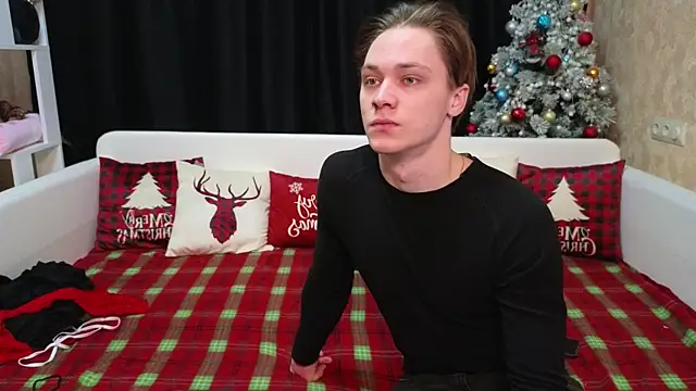 Snapshot of loossers chatting on 12.24.24 loossers online show from 12.24.24