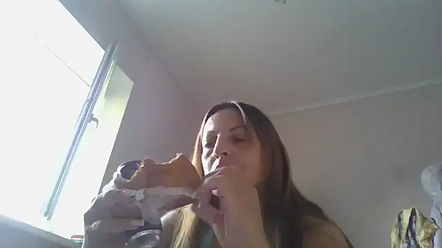 Snapshot of ShawnaAdams chatting on 09.15.25 ShawnaAdams online show from 09.15.25
