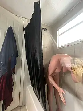 TiffaneyLove online show from 03.17.25