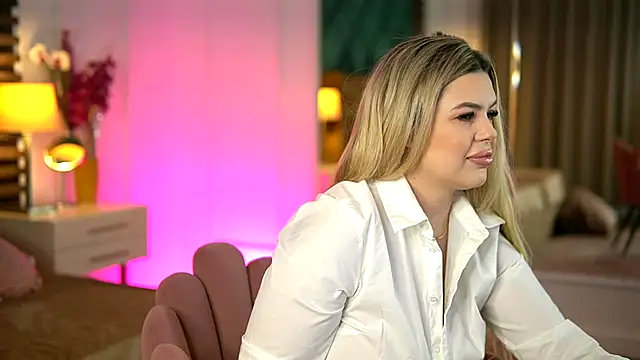 SophieBoobsX online show from 11.17.25