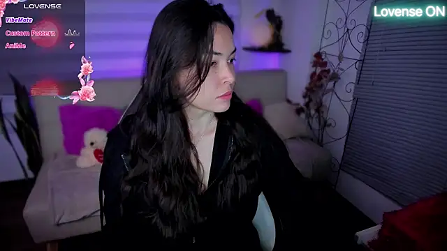 Snapshot of Lunlunera chatting on 05.12.26 Lunlunera online show from 05.12.26