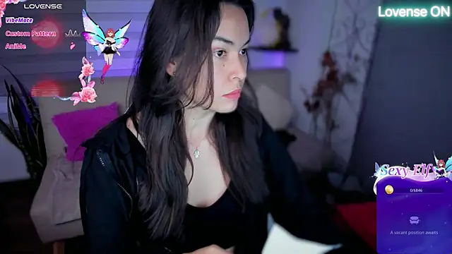 Snapshot of Lunlunera chatting on 05.22.26 Lunlunera online show from 05.22.26