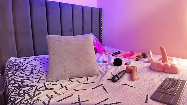 ashlye miller  online show from 03.23.25