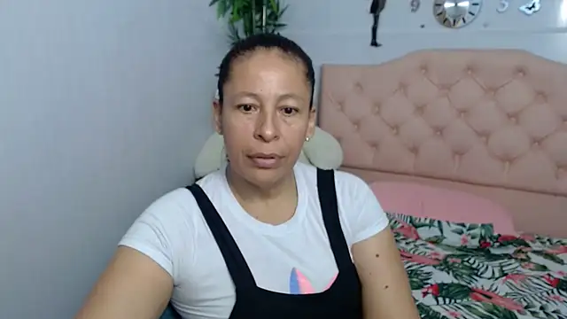 mature martina online show from 09.25.25