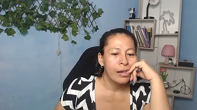 mature martina online show from 12.20.25