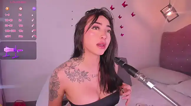 Snapshot of isa_red_hair chatting on 12.22.24 isa red hair online show from 12.22.24