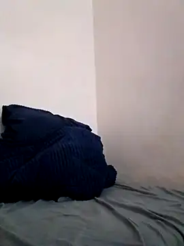 Snapshot of pretty-donna chatting on 11.16.25 pretty-donna online show from 11.16.25