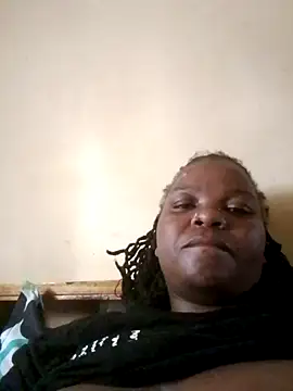 Snapshot of pretty-donna chatting on 11.23.25 pretty-donna online show from 11.23.25