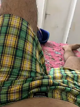 Snapshot of yourheroforfun chatting on 02.09.25 yourheroforfun online show from 02.09.25