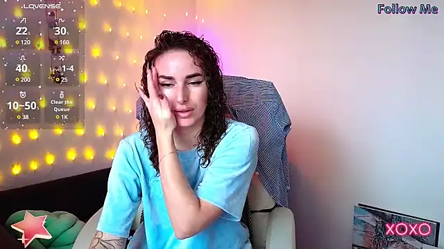 Snapshot of xx_adrihanna_xx chatting on 01.23.25 xx adrihanna xx online show from 01.23.25