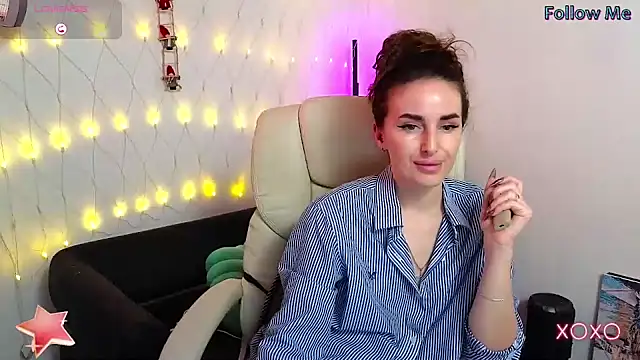 Snapshot of xx_adrihanna_xx chatting on 01.24.25 xx adrihanna xx online show from 01.24.25