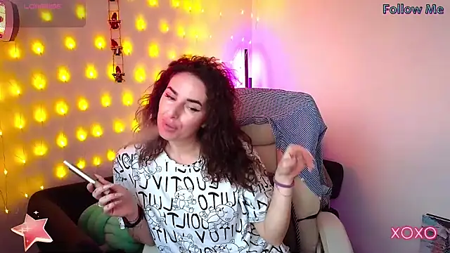 Snapshot of xx_adrihanna_xx chatting on 01.27.25 xx adrihanna xx online show from 01.27.25