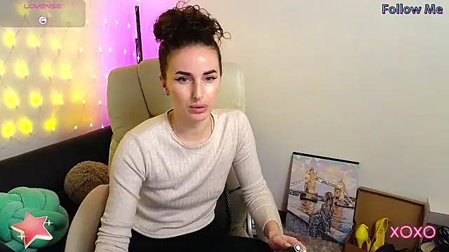 Snapshot of xx_adrihanna_xx chatting on 01.28.25 xx adrihanna xx online show from 01.28.25