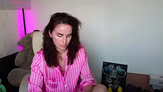 Snapshot of xx_adrihanna_xx chatting on 02.05.25 xx adrihanna xx online show from 02.05.25