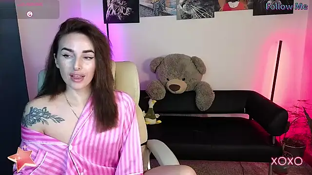 Snapshot of xx_adrihanna_xx chatting on 02.11.25 xx adrihanna xx online show from 02.11.25