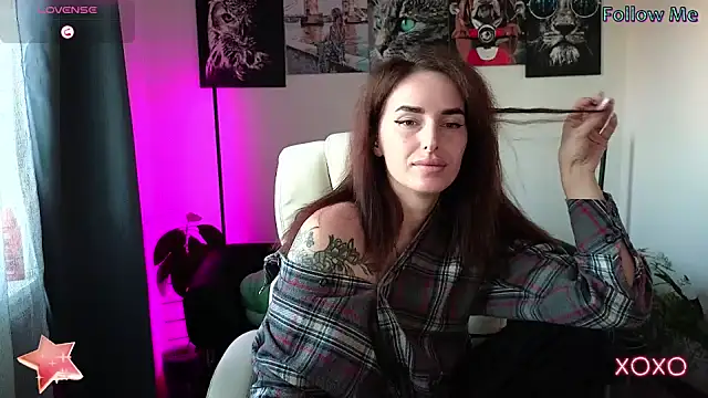 Snapshot of xx_adrihanna_xx chatting on 02.12.25 xx adrihanna xx online show from 02.12.25