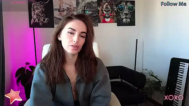 Snapshot of xx_adrihanna_xx chatting on 02.13.25 xx adrihanna xx online show from 02.13.25