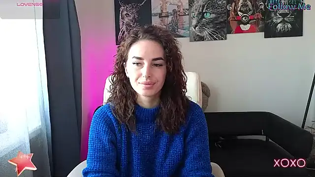 Snapshot of xx_adrihanna_xx chatting on 02.17.25 xx adrihanna xx online show from 02.17.25