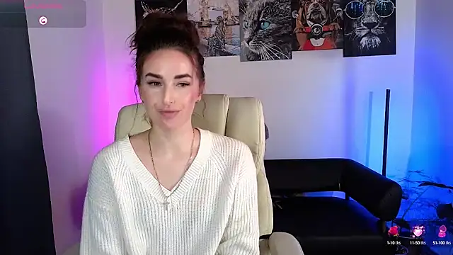Snapshot of xx_adrihanna_xx chatting on 02.19.25 xx adrihanna xx online show from 02.19.25