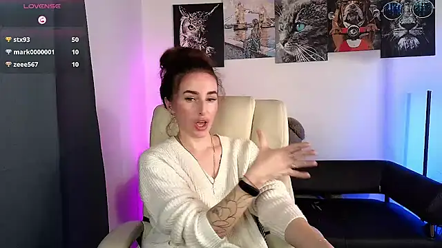 Snapshot of xx_adrihanna_xx chatting on 02.19.25 xx adrihanna xx online show from 02.19.25
