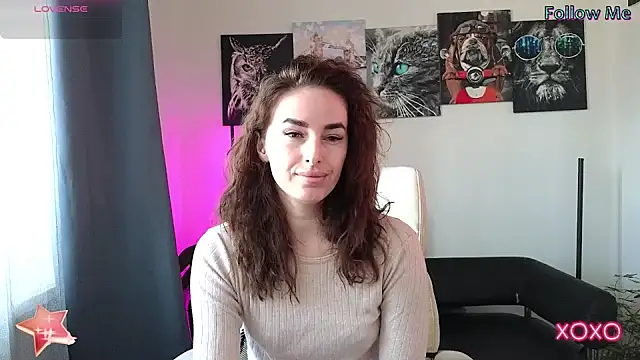 Snapshot of xx_adrihanna_xx chatting on 02.20.25 xx adrihanna xx online show from 02.20.25