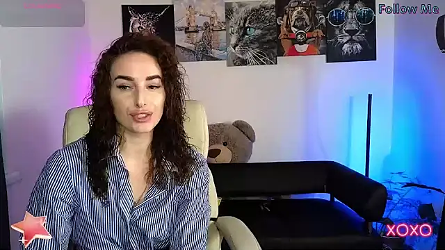 Snapshot of xx_adrihanna_xx chatting on 02.20.25 xx adrihanna xx online show from 02.20.25