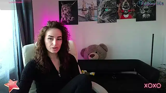 Snapshot of xx_adrihanna_xx chatting on 02.21.25 xx adrihanna xx online show from 02.21.25