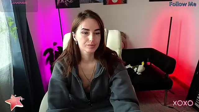 Snapshot of xx_adrihanna_xx chatting on 03.17.25 xx adrihanna xx online show from 03.17.25