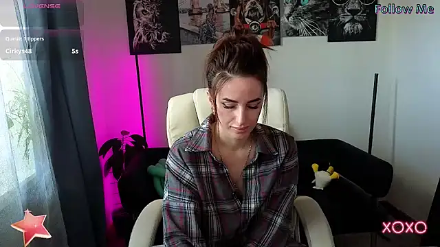 Snapshot of xx_adrihanna_xx chatting on 03.19.25 xx adrihanna xx online show from 03.19.25