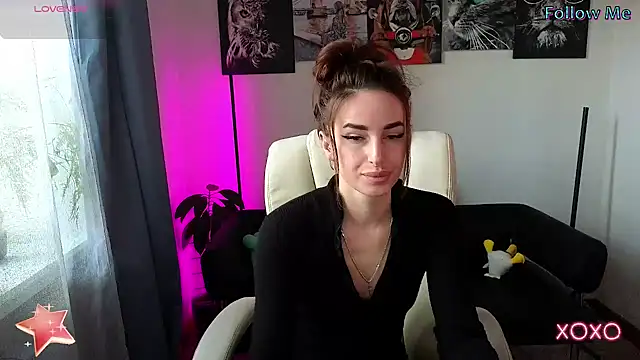 Snapshot of xx_adrihanna_xx chatting on 03.19.25 xx adrihanna xx online show from 03.19.25