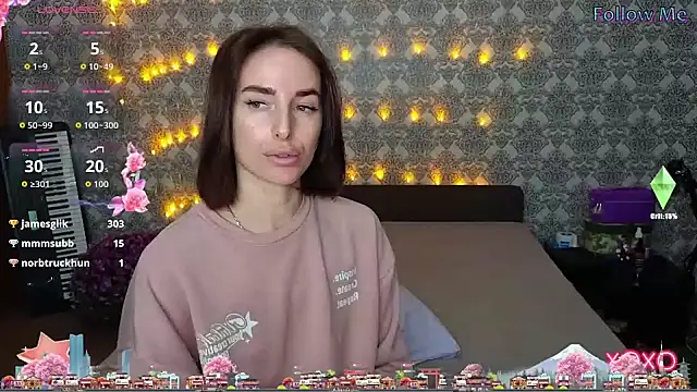 Snapshot of xx_adrihanna_xx chatting on 10.17.25 xx adrihanna xx online show from 10.17.25